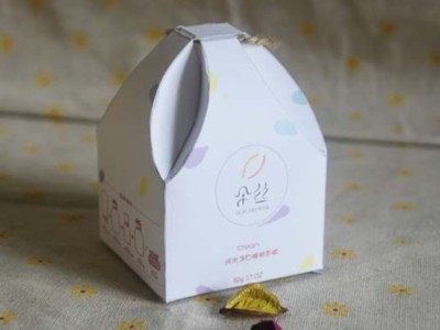 濟南包裝盒廠家設(shè)計的化妝品包裝盒，如何得到消費者認可？